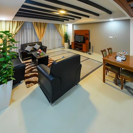 Sea Diamond Plaza Apartments Manáma Kültér fotó